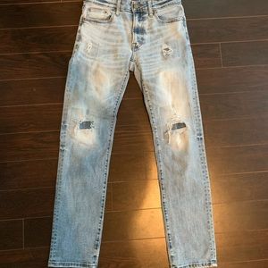 Mens distressed jeans. Size 29/32